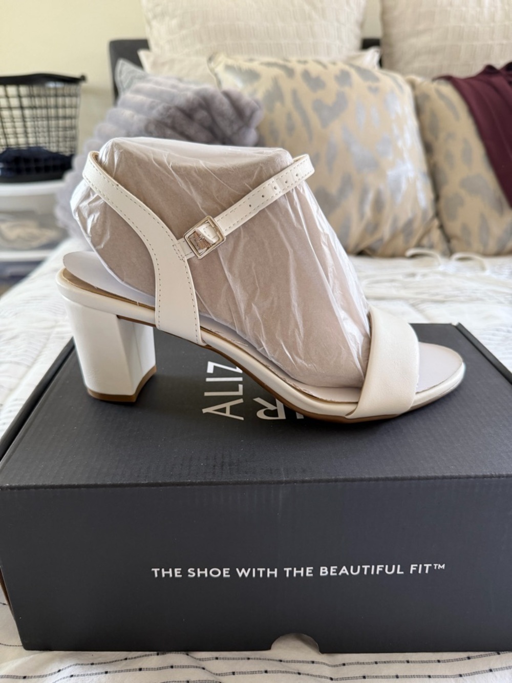 Naturalizer Block Heel Ankle Strap Sandals-8.5 Wide